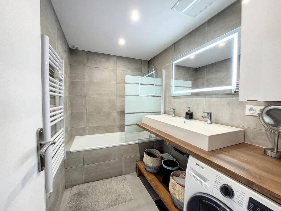 Duplex En Rez De Jardin Lägenhet Neuville-sur-Saône Exteriör bild
